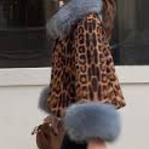 Charlotte Simone Edie Leopard Print Short Coat with Blue Cuffs - XL - NWOT - Picture 2 of 14